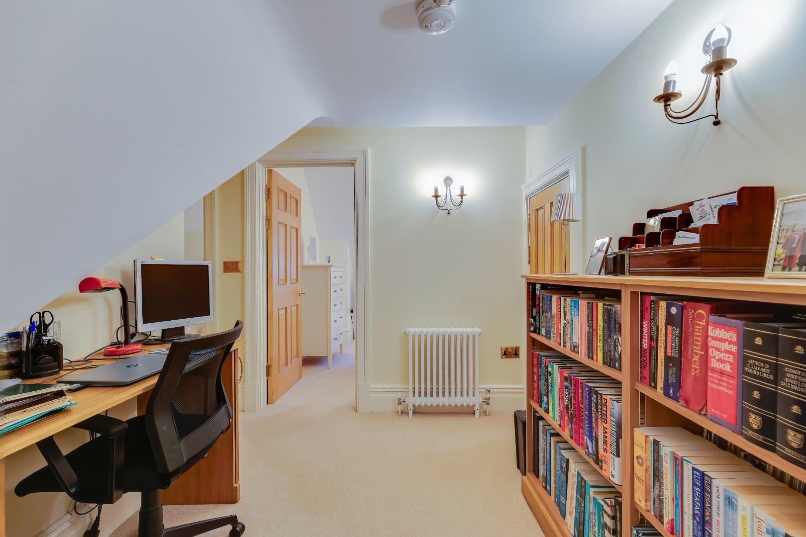 11 The Manor, Talygarn, Pontyclun, Rhondda Cynon Taff, CF72 9WT